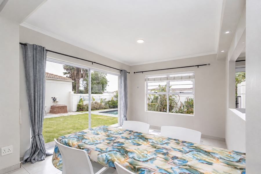 3 Bedroom Property for Sale in Sunningdale Western Cape